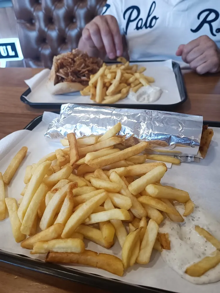 Kebab Et Lahmacum Complet